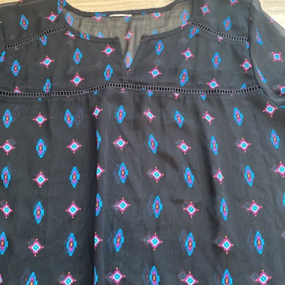 Adorable Womens XL Black Sheer Long Sleeve Blouse. Cute design and style. - Picture 8 of 8